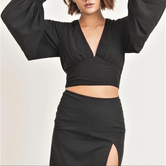 Reset black open back crop top - Picture 1 of 4